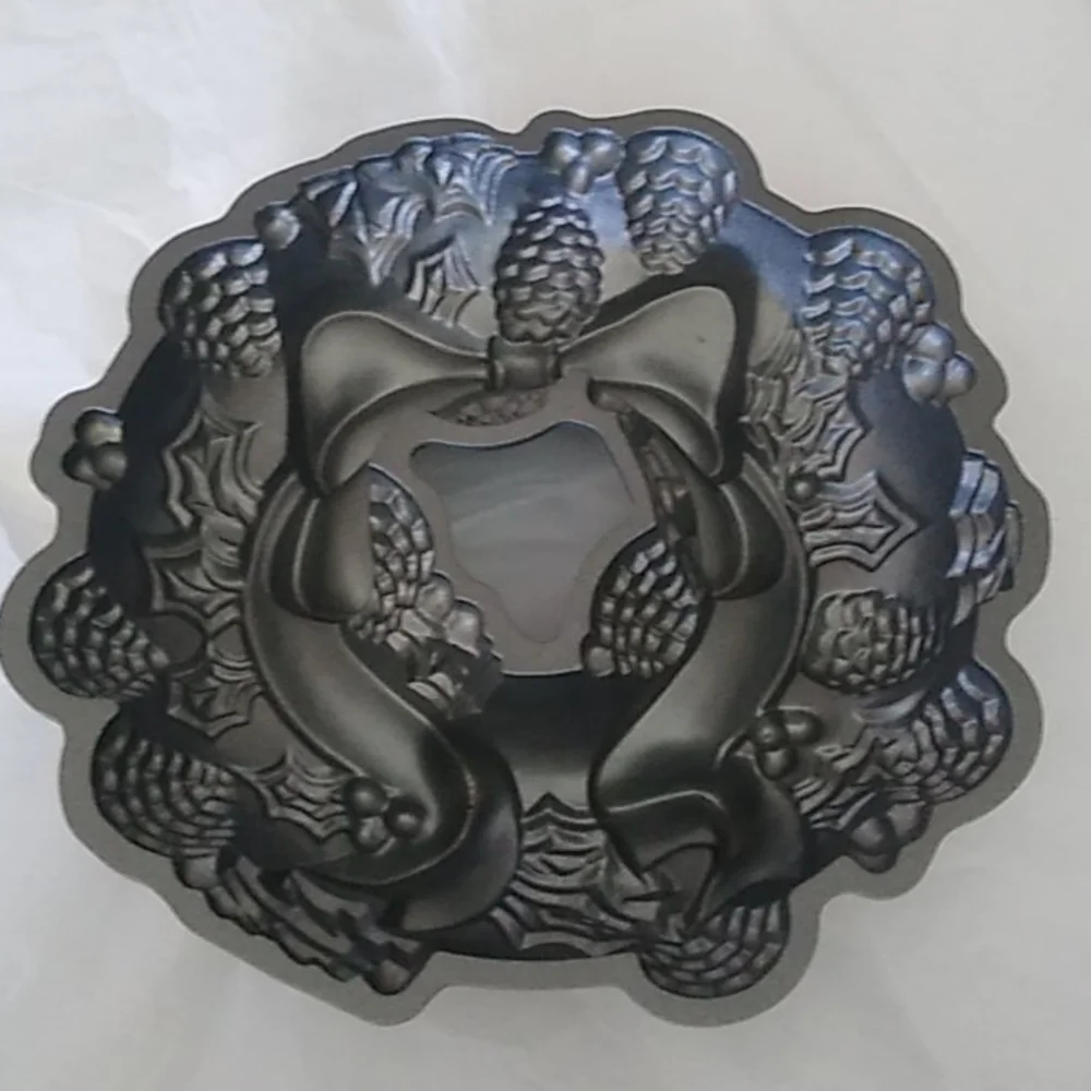 Nordic Ware Wreath Bundt Cake Pan